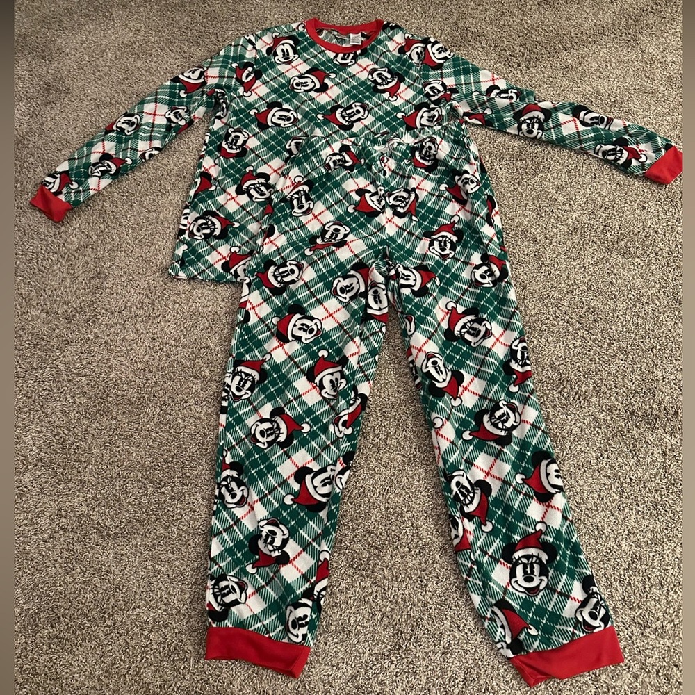 🎄❤️ NWOT Disney Adult Mickey & Minnie Christmas PJ Set